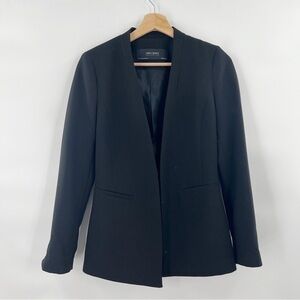 ZARA black blazer clasp closure no collar